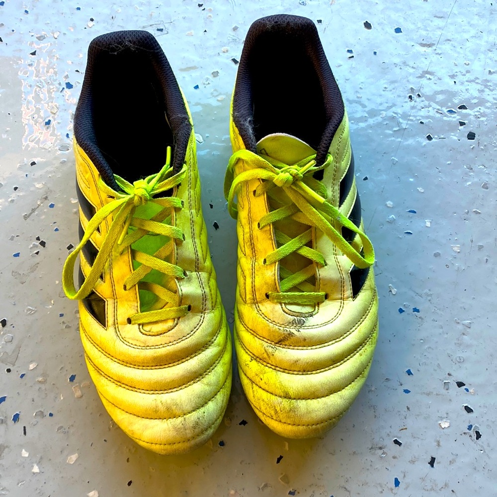 Soccer cleats